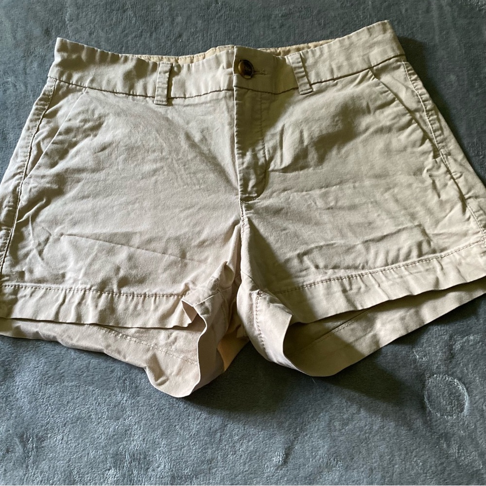Old Navy Tan Shorts with Classic Style Women’s Size 4 Mid Rise Every Day Short